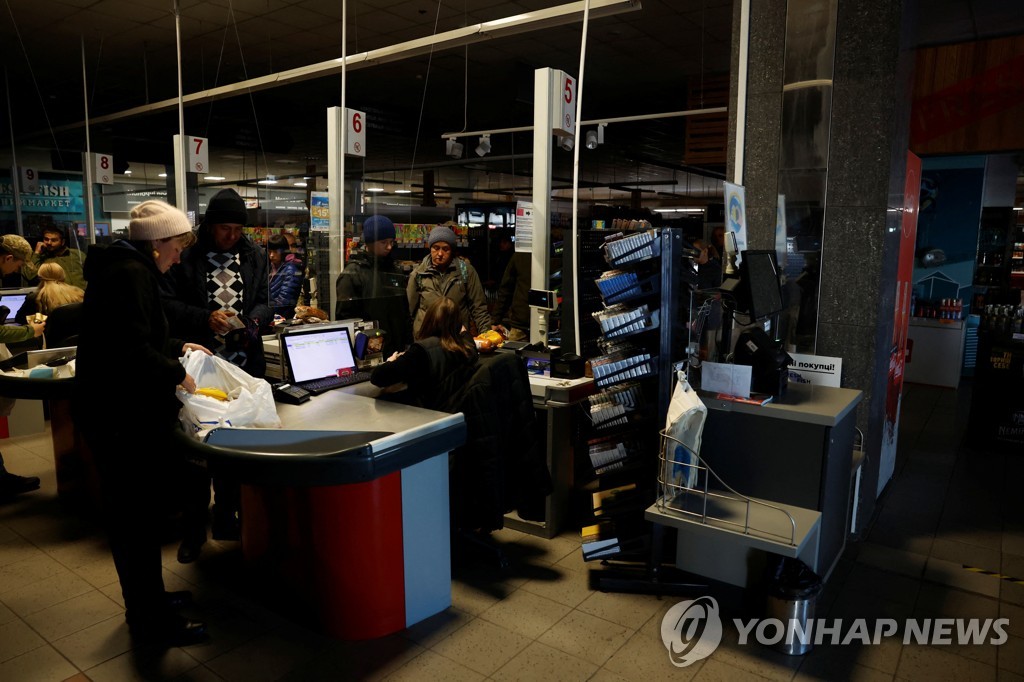 우크라, 발전소 피해에 전력제한…"러, 유럽행 난민사태 노려"(종합)