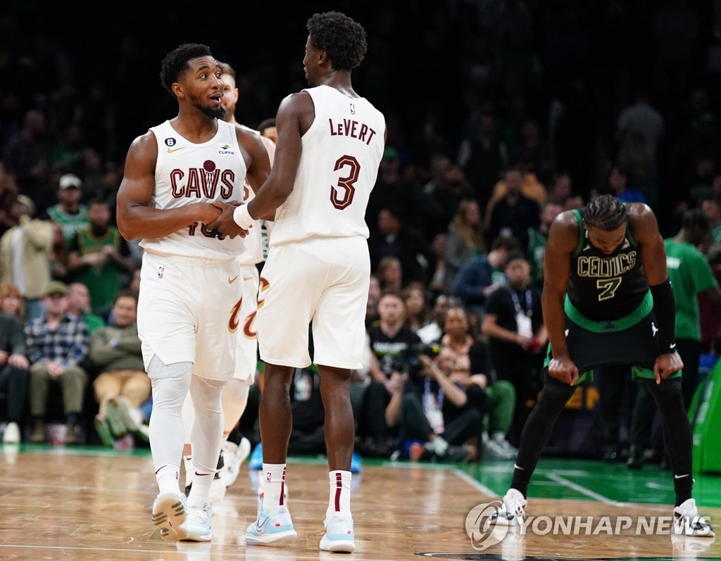 LA 레이커스 8년 만에 개막 5연패…NBA 30개팀 중 꼴찌