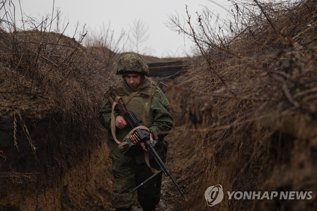 수세 몰린 러, 우크라 반격 공세에 본토까지 '방어진지' 구축