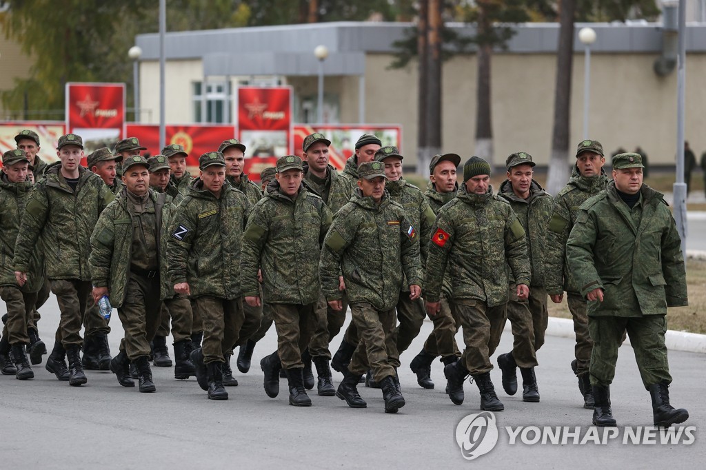 "러 신병은 인간방패…우크라 투입 며칠만에 전사 속출"