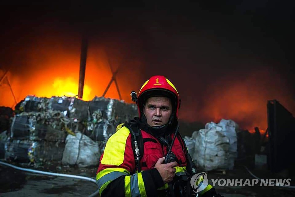 우크라 이틀째 공습 지속…전국 곳곳에 폭발 및 정전 사태(종합)