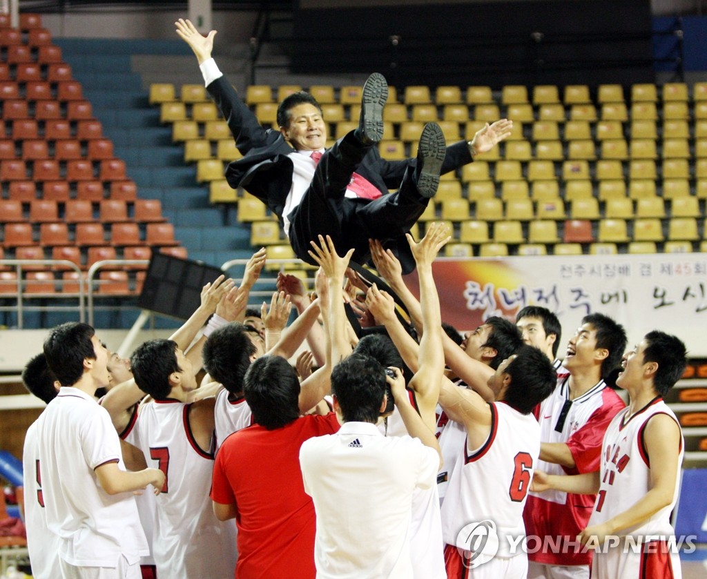 KBL 패밀리 신임 회장에 임정명 전 고려대 감독