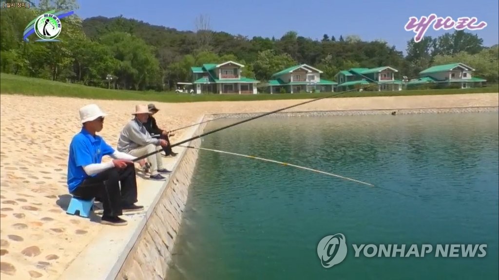 [한반도의 오늘] 애호가 경기 열린 평양골프장…물놀이·낚시도 즐기는 레저시설