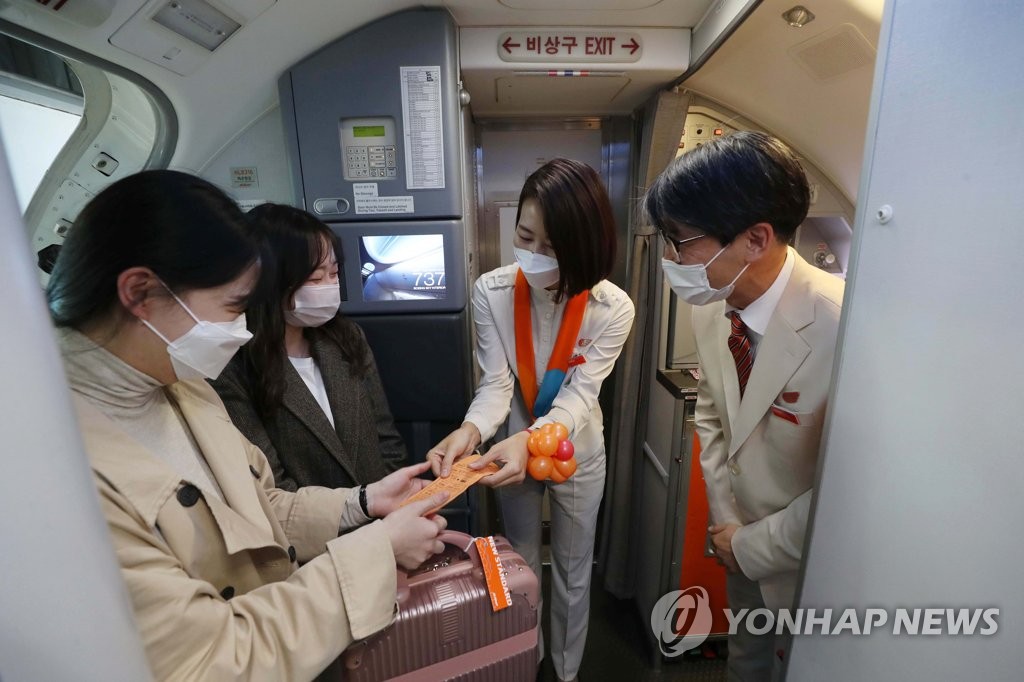 [제주공항 사람들] ③"내 남편이 누군줄 알아?"…승무원 감정노동 힘들어