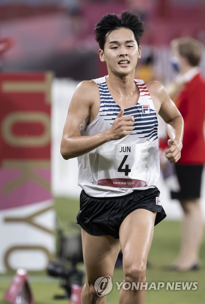 [전국체전] 황선우, 자유형 200ｍ 박태환 기록 넘고 대회新…이틀 연속 金