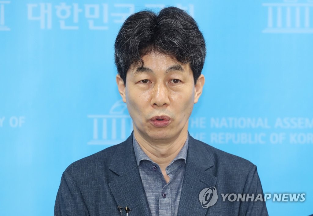 "文 전 대통령, 감사원 서면조사 요구에 '대단히 무례한 짓'"