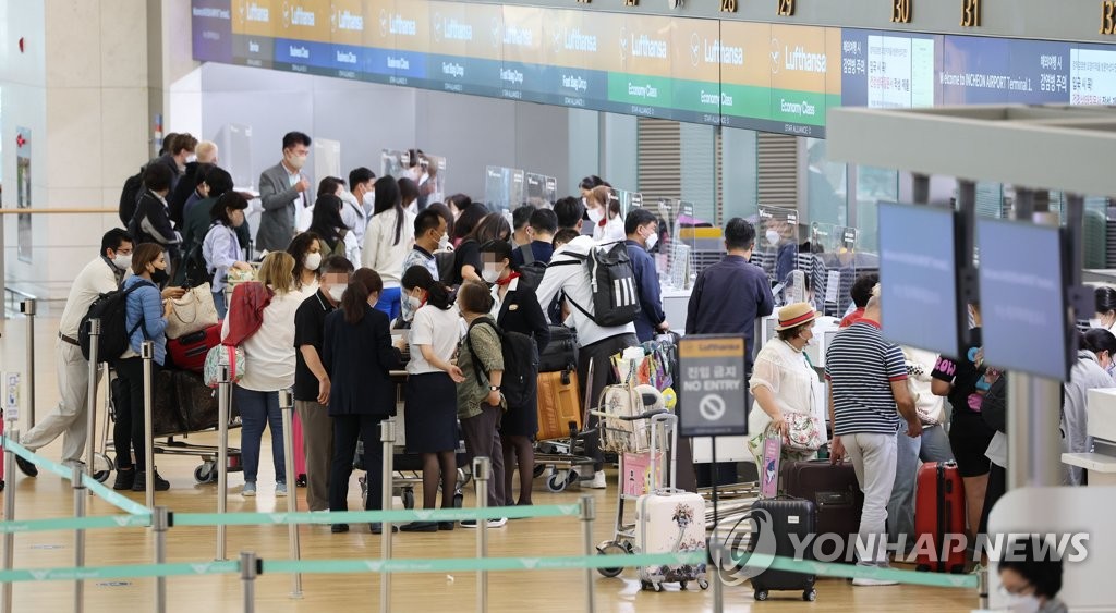 '버팀목' 경상수지마저 적자로…'한국경제 위기설' 확산하나