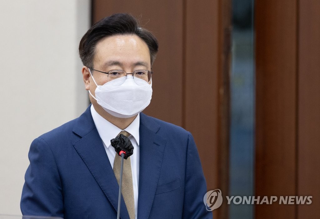 복지장관 "노인 일자리, 사회서비스형·민간형 중심으로 확충"