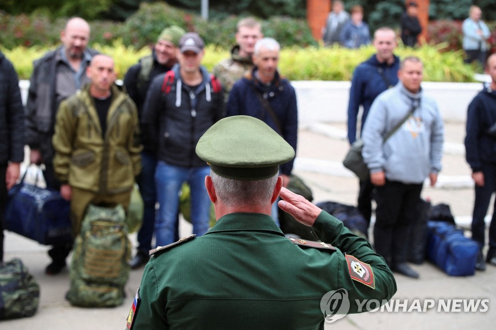 "러, 기숙사 들이닥쳐 무더기 징집…카페 돌며 예비군 수색"