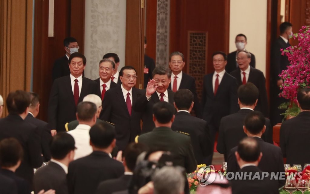 "시진핑=핵심 강조 '두개의 확립' 中당헌에 포함될것"