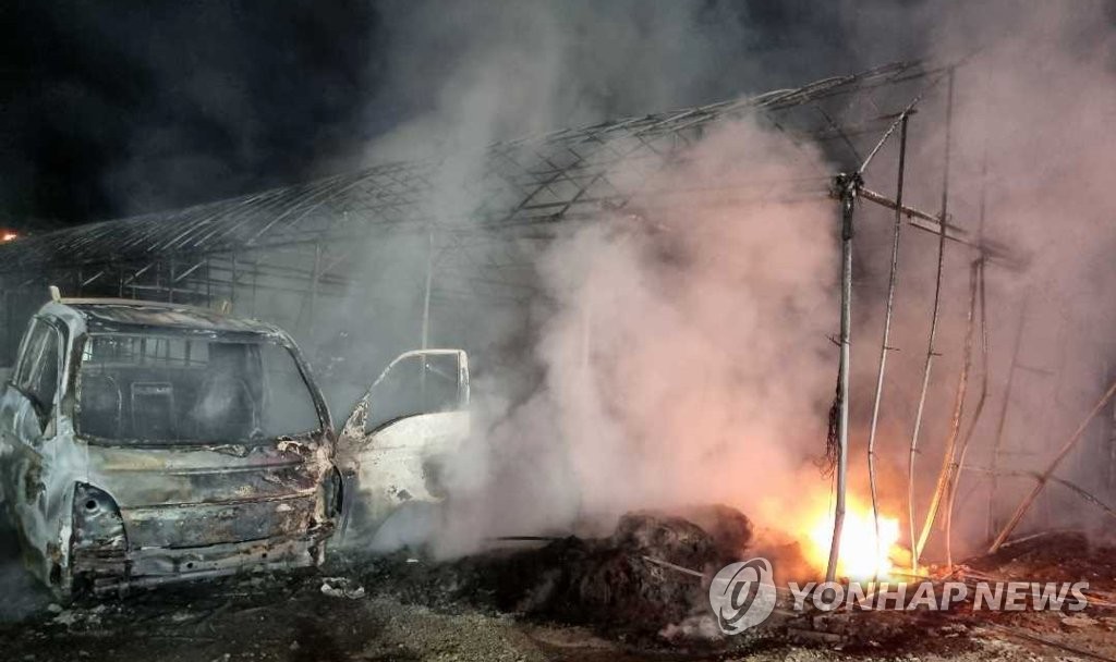 '불꽃놀이 폭죽 때문?' 횡성한우축제장 인근 불…4명 경상