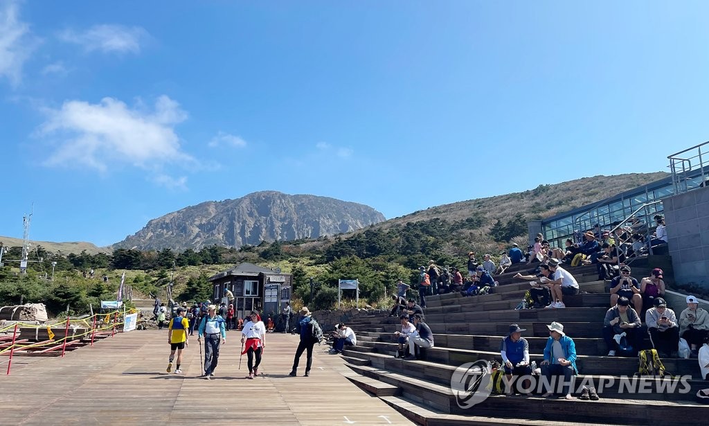 제주 구름 많음…낮 최고 28∼30도