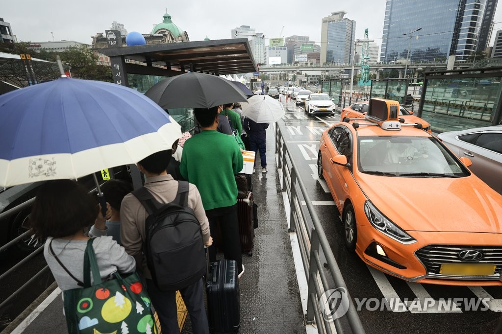 당분간 흐리고 곳곳에 비…중부지방 낮에도 20도 아래