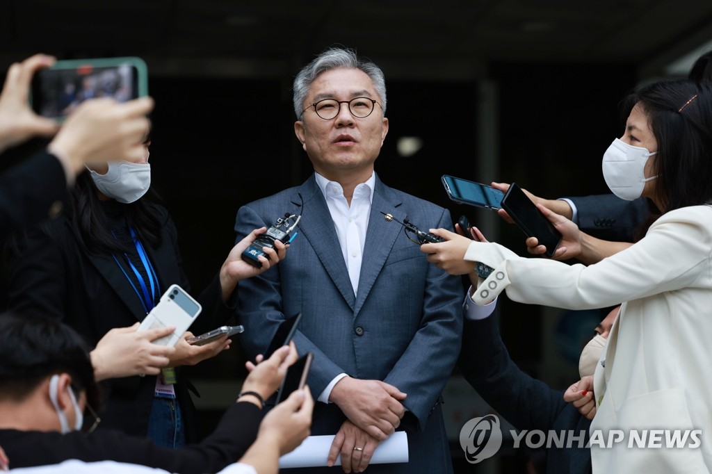 '채널A 기자 명예훼손 혐의' 최강욱 1심 무죄(종합)
