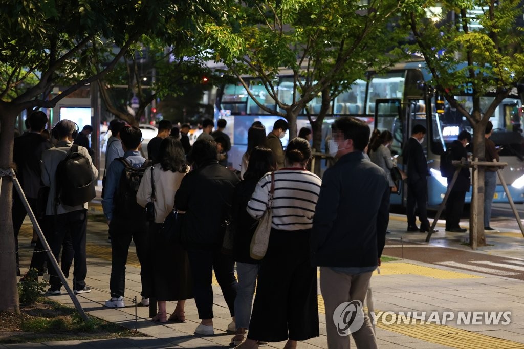 찬 이슬 맺히는 한로…전국 구름 많고 쌀쌀