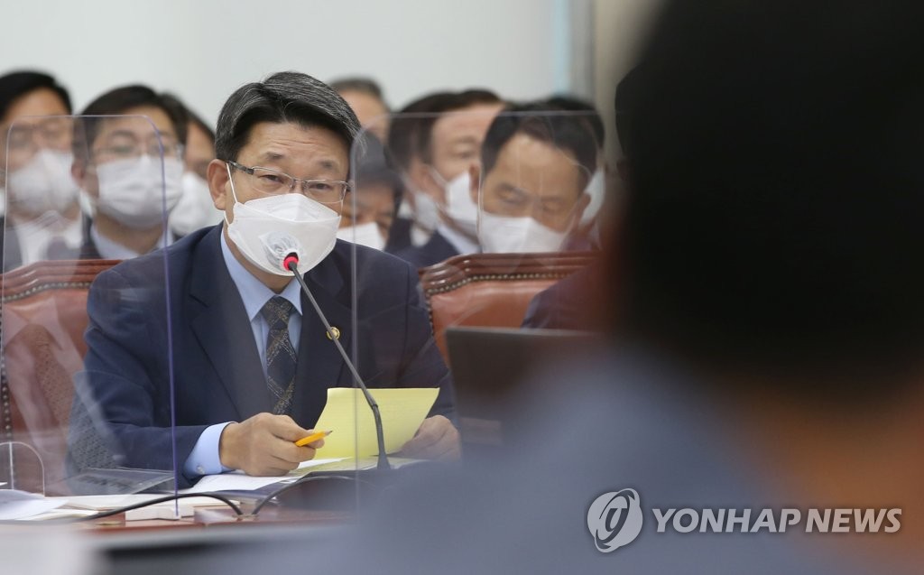 "아웃렛 화재 피해 키운 '미로 격실' 소방점검시 파악 못해"