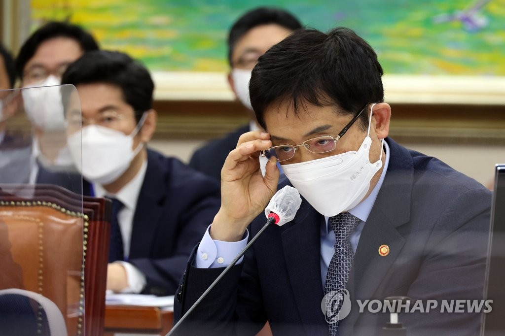 "개미 학살" 공매도에 여야 한목소리…금융위원장은 '신중론'