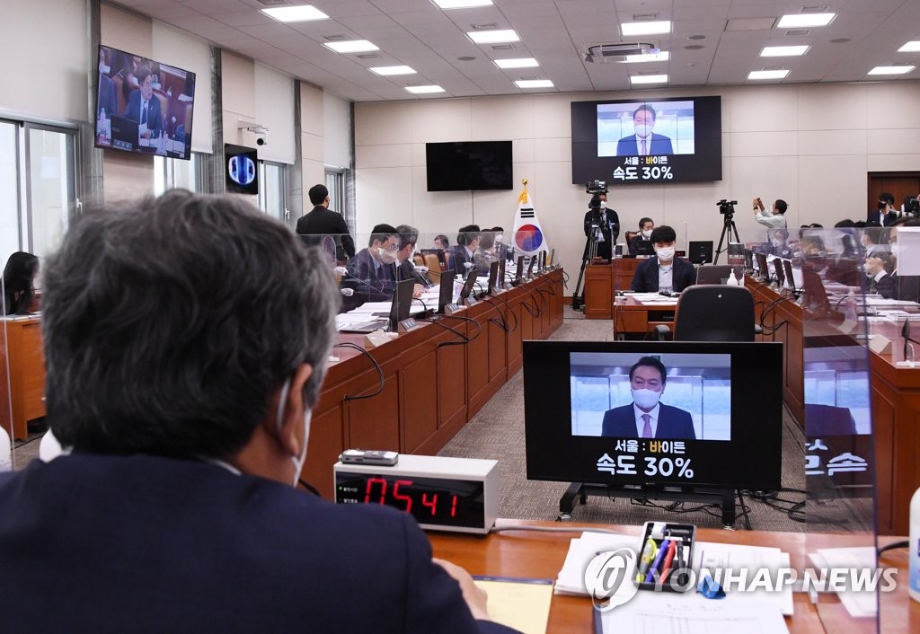 'MBC자막' 공방…"조작방송·재허가 안돼" vs "언론판 분서갱유"(종합)