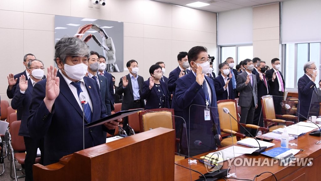 'MBC자막' 공방…"조작방송·재허가 안돼" vs "언론판 분서갱유"(종합)