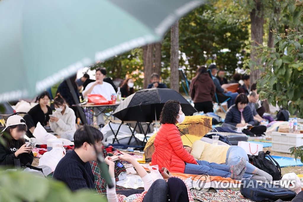 3년 만에 서울 하늘 수놓은 불꽃…100만 인파 탄성·환호