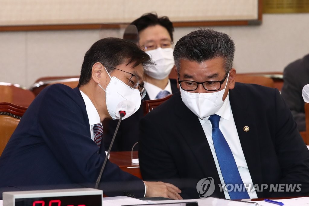 "文 서면조사, 대통령실 보고 안해…정치보복 주장 동의 안해"(종합2보)