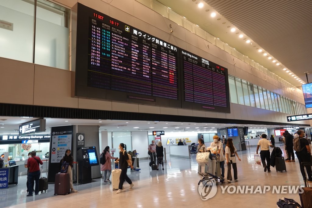 [르포] "제주 가려다 일본 왔어요"…日 무비자 관광 첫날 '만석'