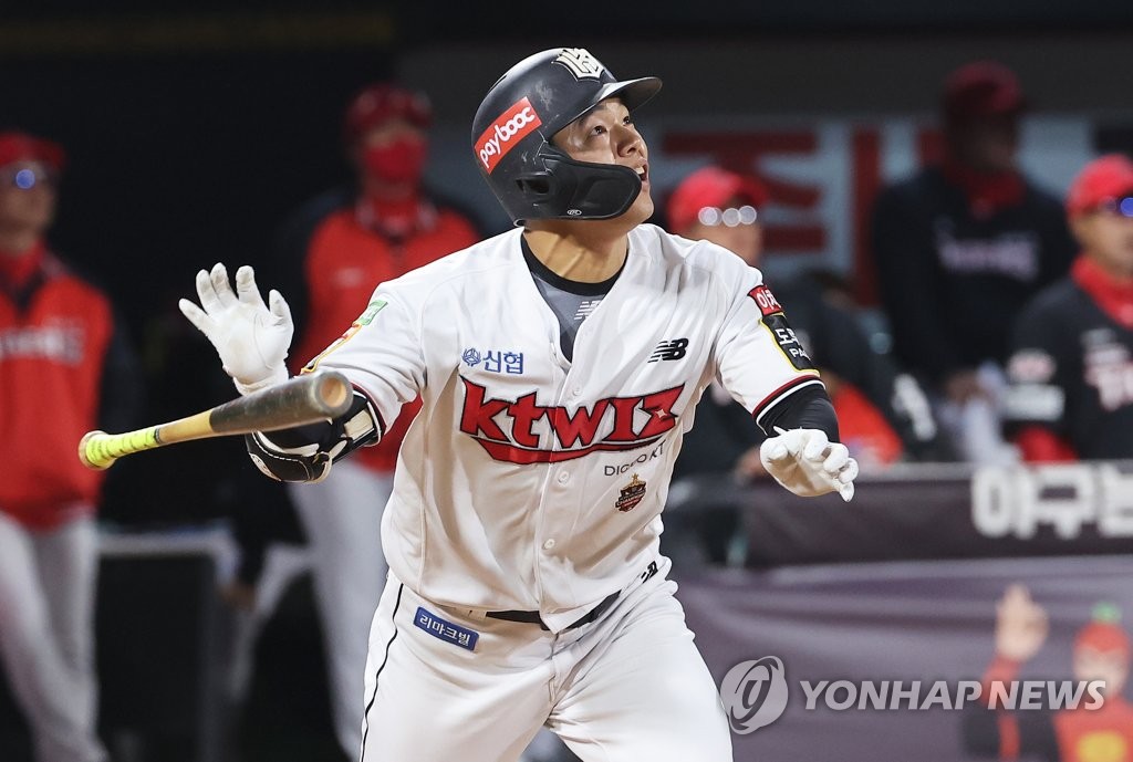 kt, 6-2로 KIA 꺾고 준PO 진출…16일 키움과 1차전(종합)