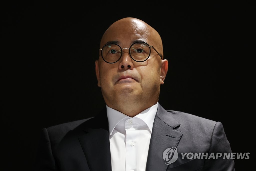 두번 고개숙인 카카오 대표들…홍은택, 데이터센터 계획 직접 PT