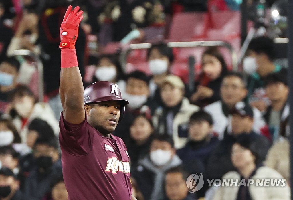 '준PO 3차전 MVP' 푸이그 "인내심 생겼다…더 많은 홈런 치겠다"(종합)