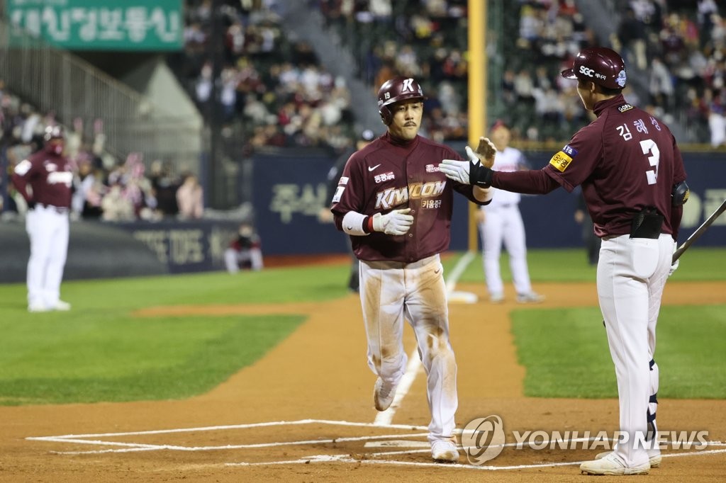 키움, 6-0으로 앞서다가 7-6으로 진땀승…PO 1승 1패(종합)