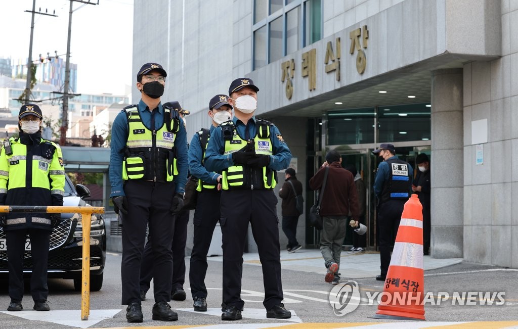 [이태원 참사] 생일 맞은 아들·취업해 상경한 딸…애끊는 사연들