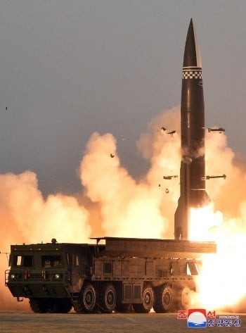 北, '국군의날'에 단거리탄도탄 2발 발사…한미일 군사훈련에 반발[종합]