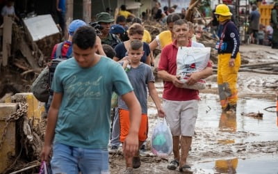 "8시간 동안 한 달 치 비"…베네수엘라, 폭우로 최소 25명 사망