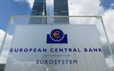 [속보] 유럽중앙은행, 기준금리 또 75bp 올려…연 2% 시대