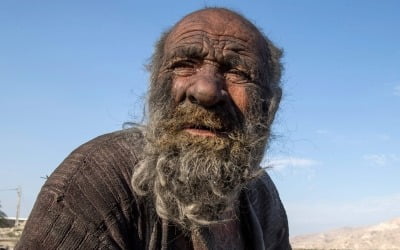 60년 씻기 거부…'세계에서 가장 더러운 남자' 94세로 사망