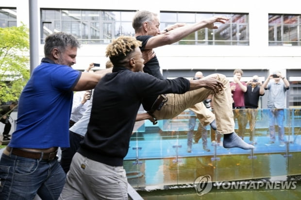 생리의학상 수상 페보, 2대째 노벨상 '가문의 영광'