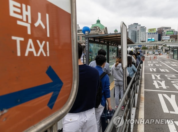 서울시, 택시-지하철·버스 환승할인 검토…연구용역 추진