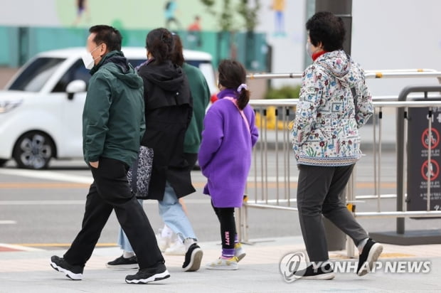 전국 흐리다 차차 맑아져…낮 최고기온 16∼21도