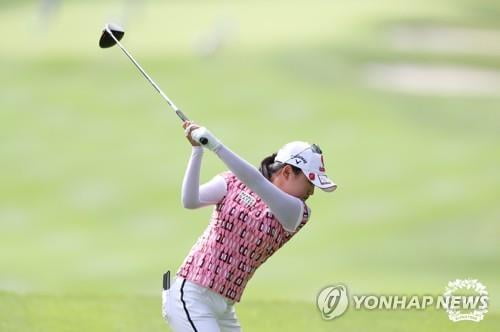 Booking return tour KLPGA Cho Hye-rim hole-in-one 50 million won gold ball