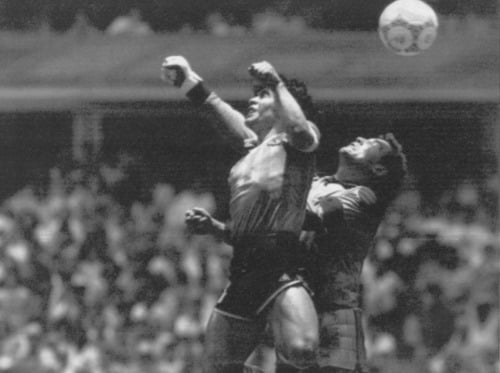 1986년 멕시코 월드컵에서 득점하는 마라도나. /사진=연합뉴스 
