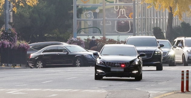 [포토] 尹, '외교 공관 리모델링' 한남동 관저 입주…출근 10분→5분 단축