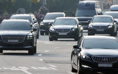 [포토] 윤 대통령, 한남동 관저 입주 사실상 완료…첫 출근길