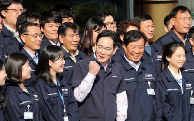 [단독] '삼전 25조 강제매각' 삼성생명법…국회 논의 '시동'