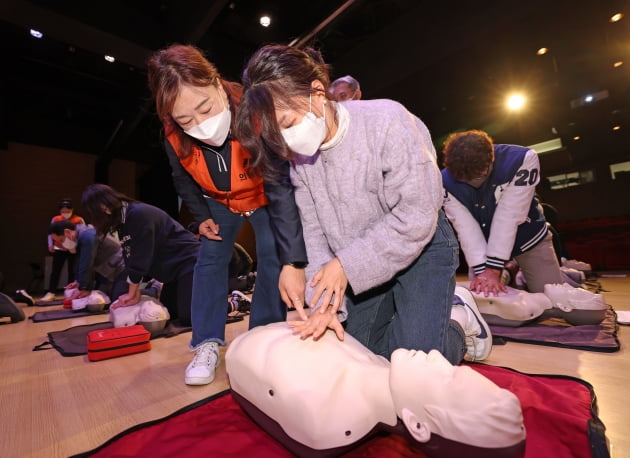 [포토] 한성대학교에서 열린 심폐소생술 교육