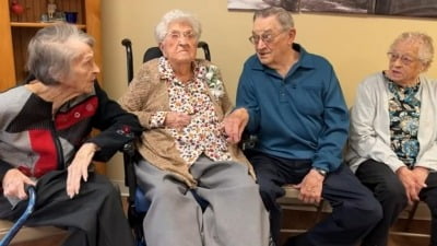 美 장수 가족…최고령 115세 할머니 90세 딸과 생일 맞았다