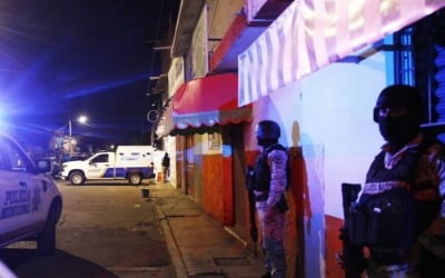 멕시코 술집서 또…무장 괴한 총격에 종업원 등 9명 사망