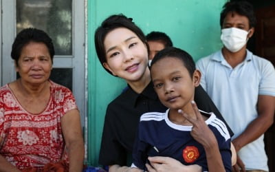 與 김기현 "김정숙이 하면 선행, 김건희가 하면 참사냐"