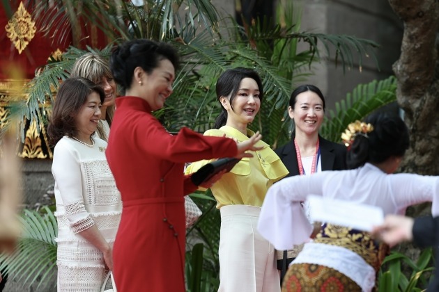 韓国、中国、日本の女性たちがバリ島に集結…梨泰院の惨事に哀悼の意と哀悼の意