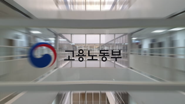 "연차휴가가 뭐예요?"…프랜차이즈 업종 청년 착취 심각