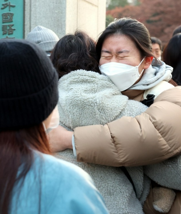 [포토] 고생했어요…수험생 여러분 응원 합니다!